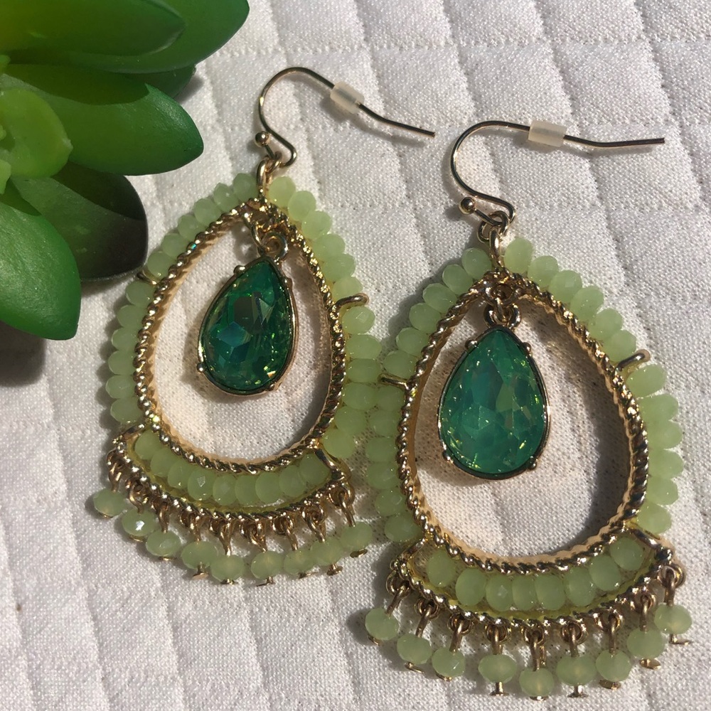 Beautiful Drop Lightweight Statement Piece Earrin… - image 7